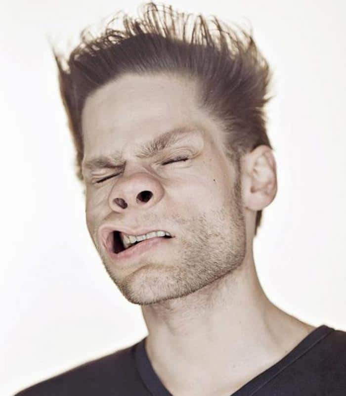 25 fotos hilárias de pessoas sendo sopradas pelo vento 16