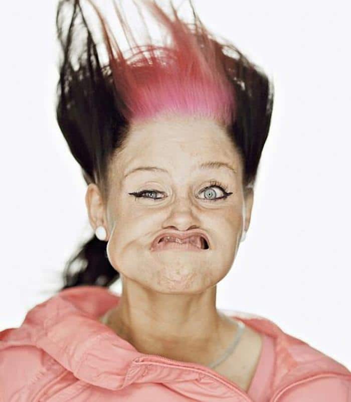 25 fotos hilárias de pessoas sendo sopradas pelo vento 20