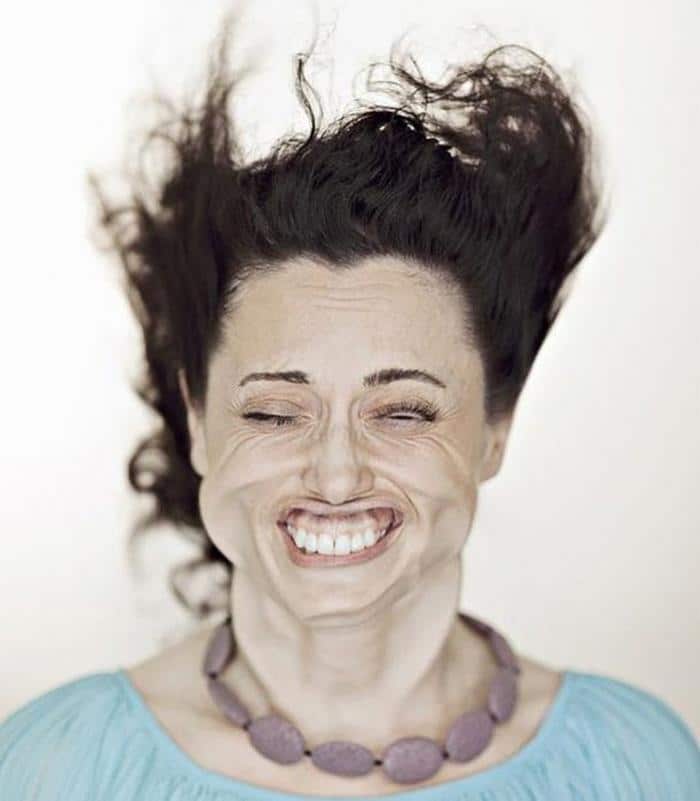 25 fotos hilárias de pessoas sendo sopradas pelo vento 23