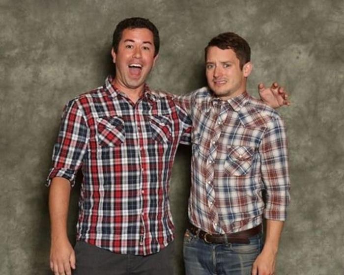 16 provas de que Elijah Wood, é o mito das fotos com os fãs 14