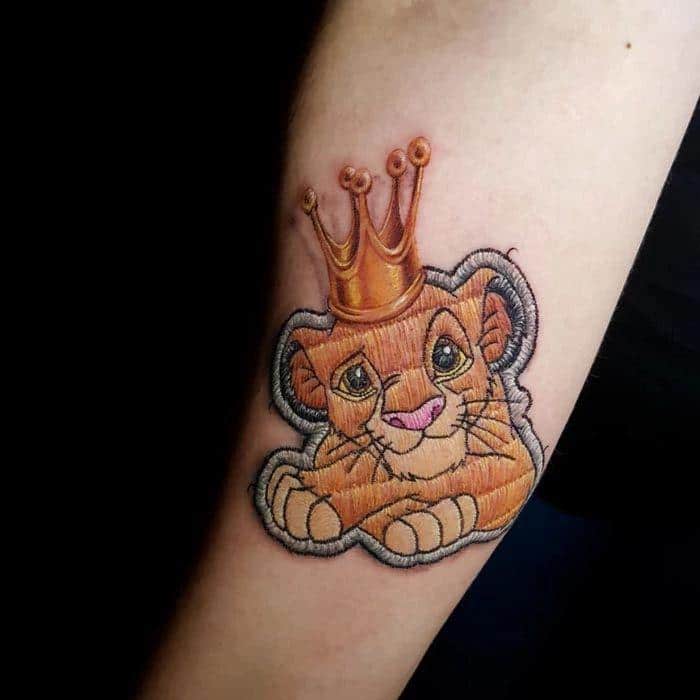46 tatuagens de bordados que estão se popularizando no Brasil 16