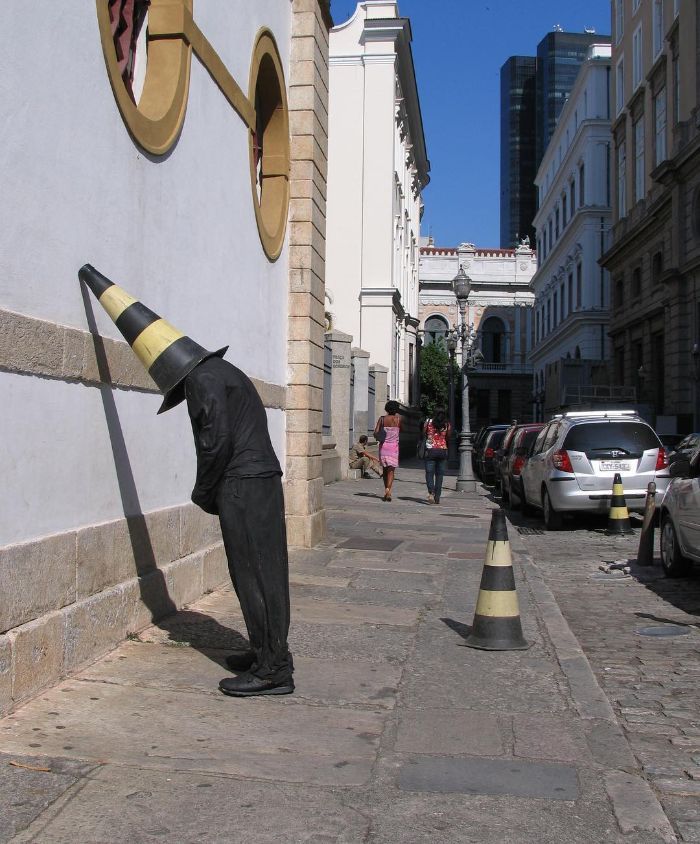 Artista espalha manequins realistas em todo o mundo para mexer com as pessoas (49 fotos) 10