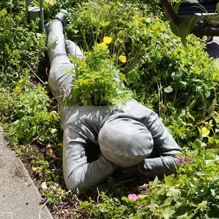 Artista espalha manequins realistas em todo o mundo para mexer com as pessoas (49 fotos) 22