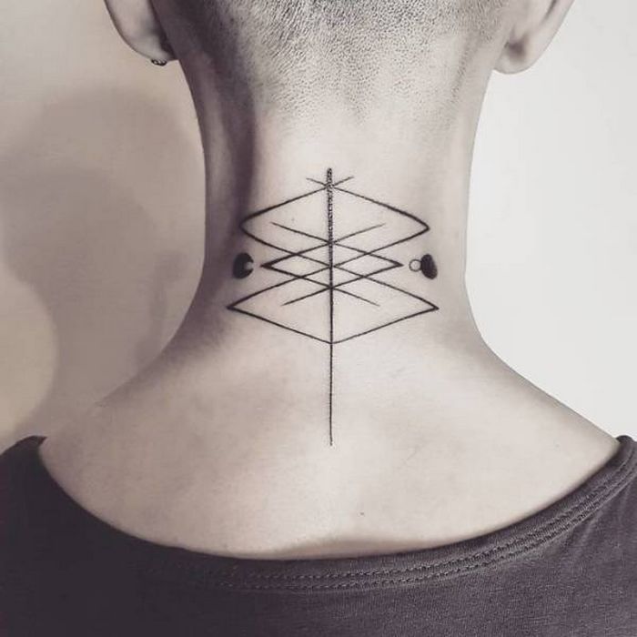 45 idéias inspiradoras de tatuagem para o pescoço e nuca 6