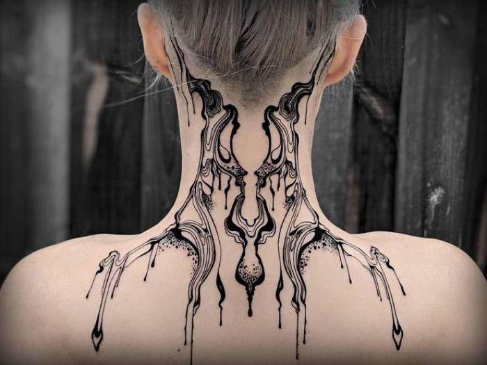 45 idéias inspiradoras de tatuagem para o pescoço e nuca 26