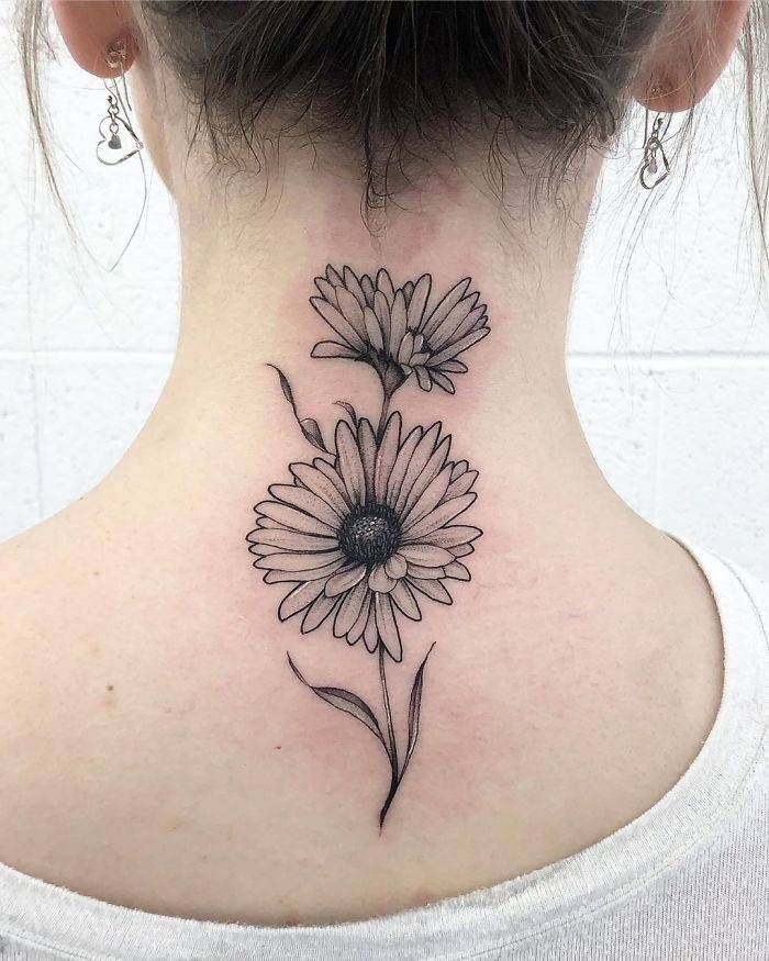 45 idéias inspiradoras de tatuagem para o pescoço e nuca 29