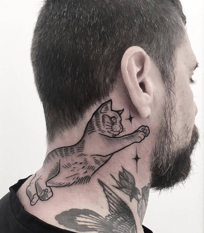 45 idéias inspiradoras de tatuagem para o pescoço e nuca 37