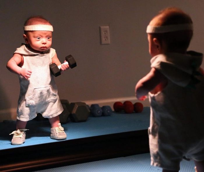 Pai tira foto de seu filho fazendo coisas de adulto e o resultado foi sensacional 6