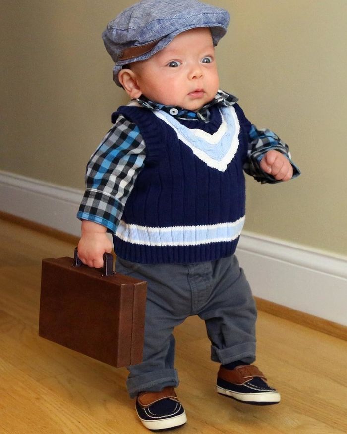 Pai tira foto de seu filho fazendo coisas de adulto e o resultado foi sensacional 10