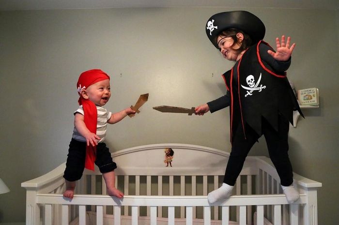 Pai tira foto de seu filho fazendo coisas de adulto e o resultado foi sensacional 12