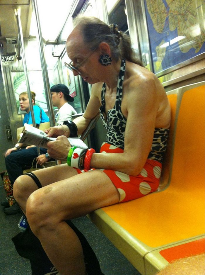 19 pessoas engraçadas e estranhas no metrô 5