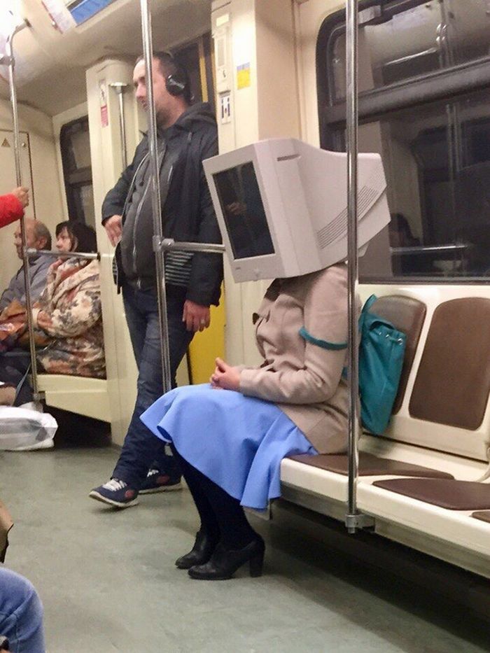 19 pessoas engraçadas e estranhas no metrô 10