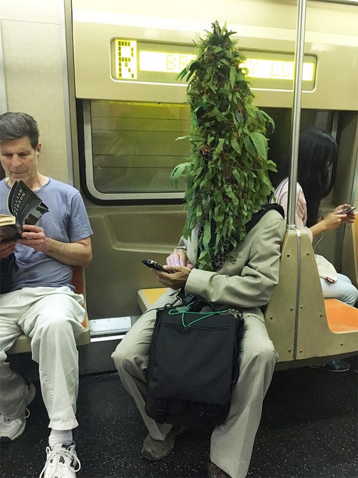 19 pessoas engraçadas e estranhas no metrô 18