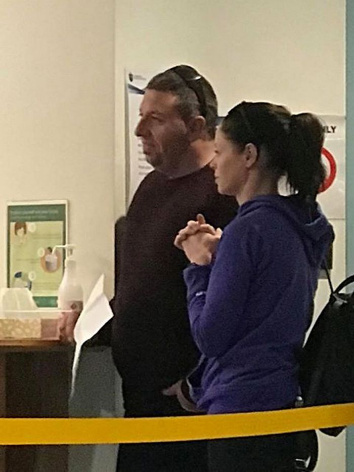 Existe uma página no Facebook “Pessoas que se parecem com Adam Sandler, mas não são Adam Sandler