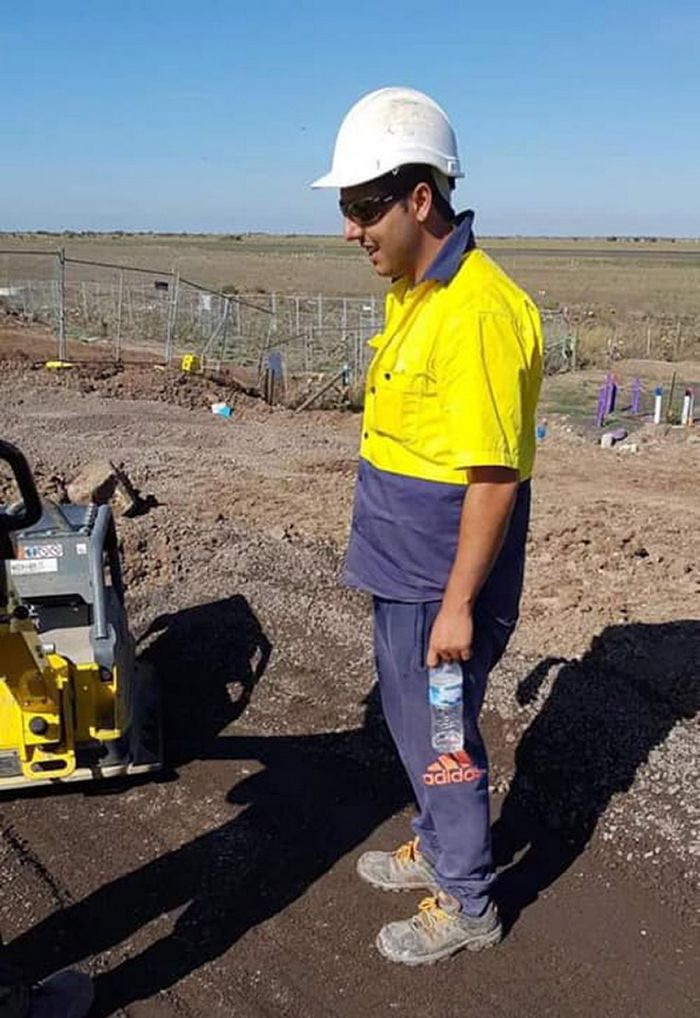 Existe uma página no Facebook “Pessoas que se parecem com Adam Sandler, mas não são Adam Sandler