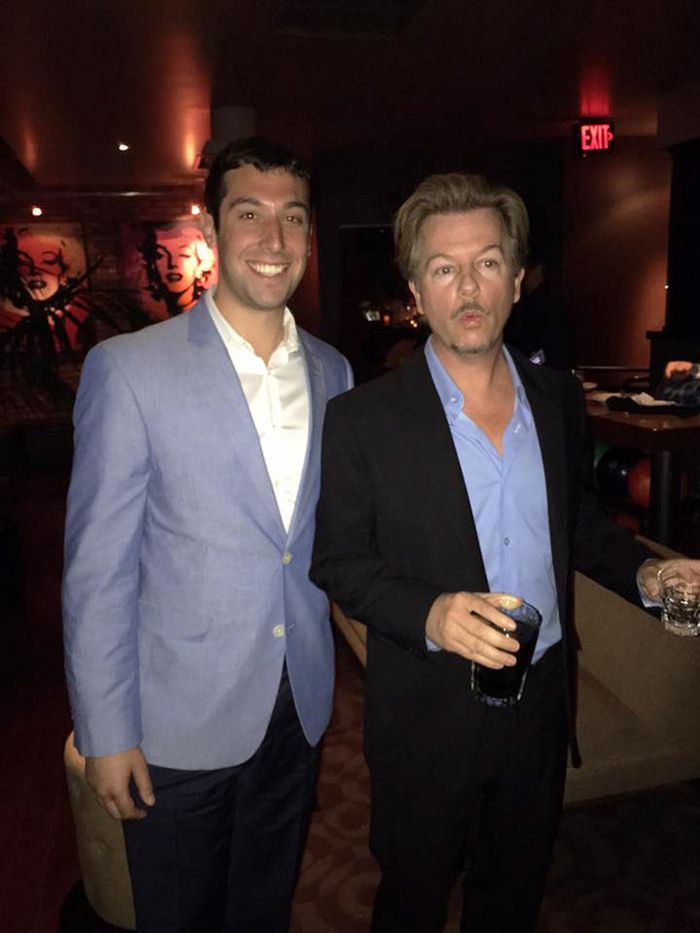 Existe uma página no Facebook “Pessoas que se parecem com Adam Sandler, mas não são Adam Sandler