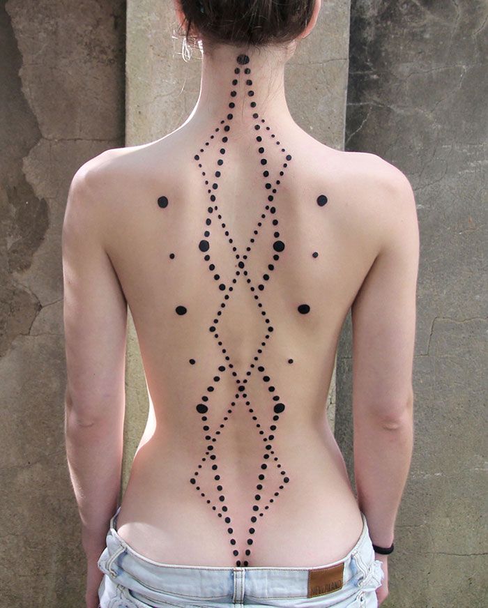 30 tatuagens impressionantes nas costas que são obras-primas 28