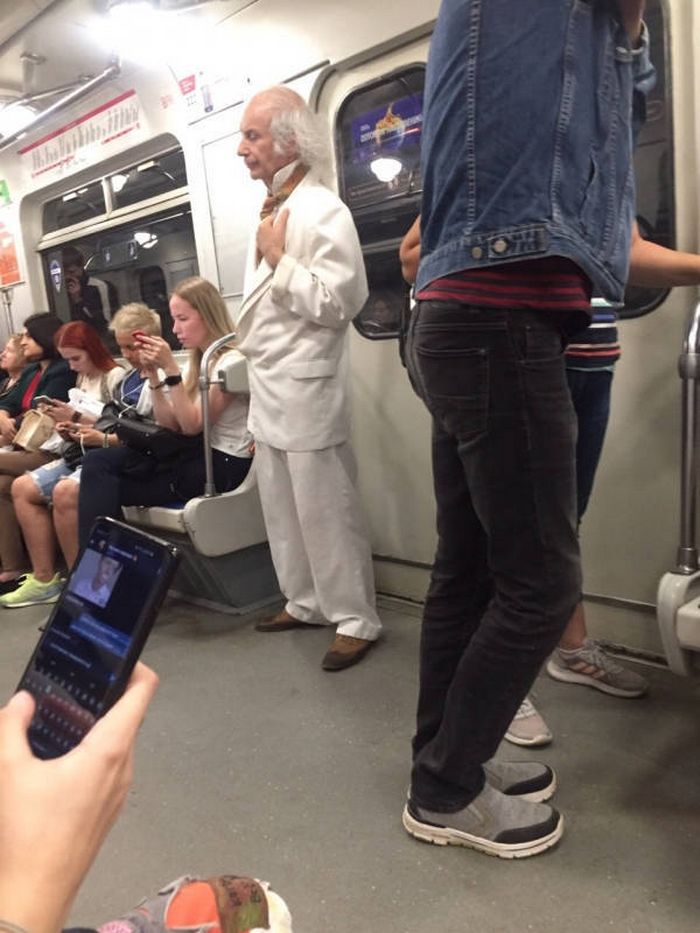 Metrô um lugar cheio de gente estranhas (31 fotos) 13