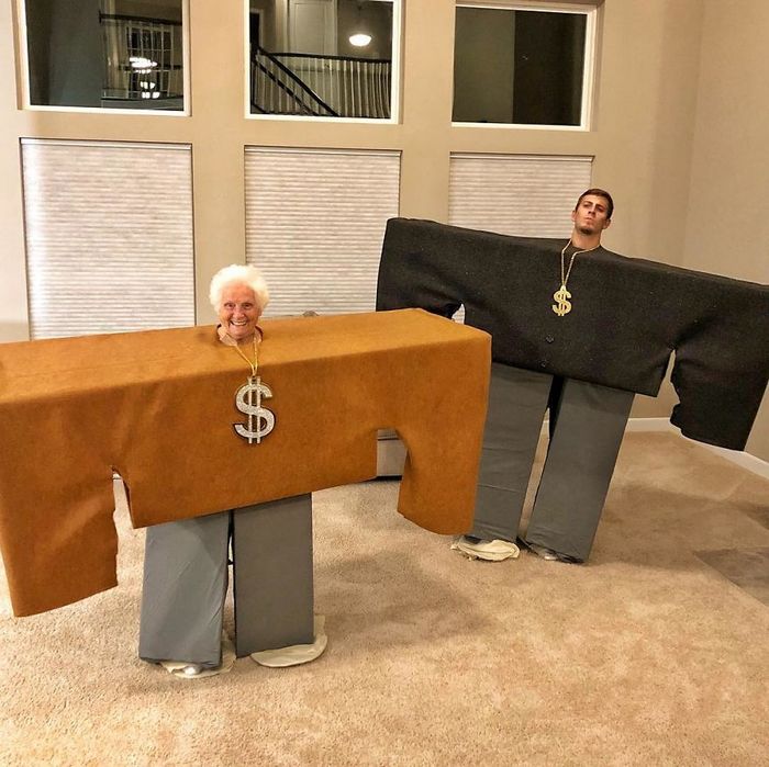 Avó de 93 anos e seu neto se vestem com fantasias e as pessoas adoram (30 fotos) 5