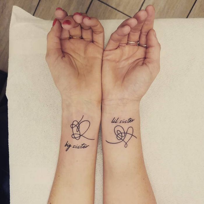 39 ideias lindas de tatuagens para irmãs e melhores amigas: Laços eternos na pele 7 39 ideias lindas de tatuagens para irmãs e melhores amigas: Laços eternos na pele 7