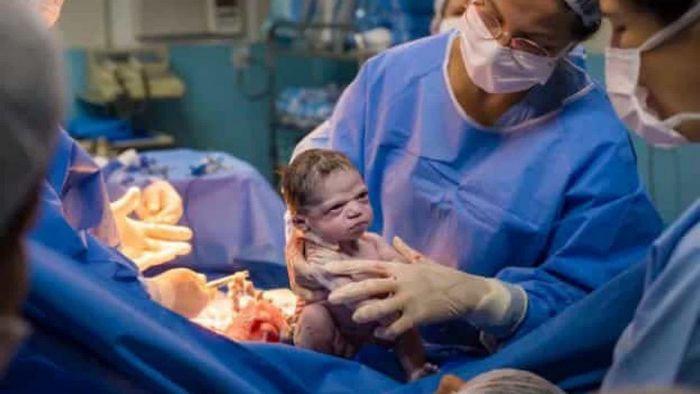 Bebê zangada que viralizou na internet 2