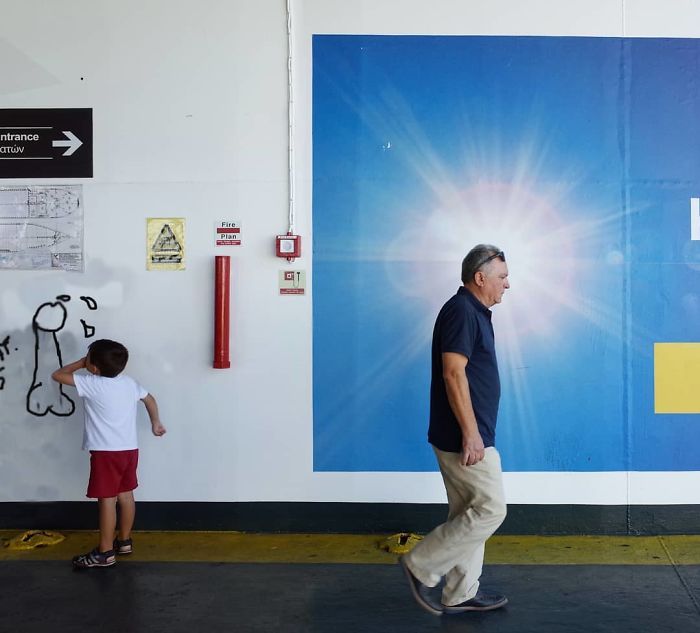 Fotógrafo de rua captura fotos divertidas e aqui estão 30 das melhores 8