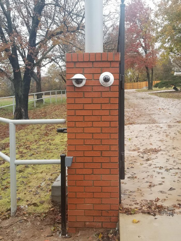 Você consegue ver rostos de bêbados nesses objetos inanimados? 16