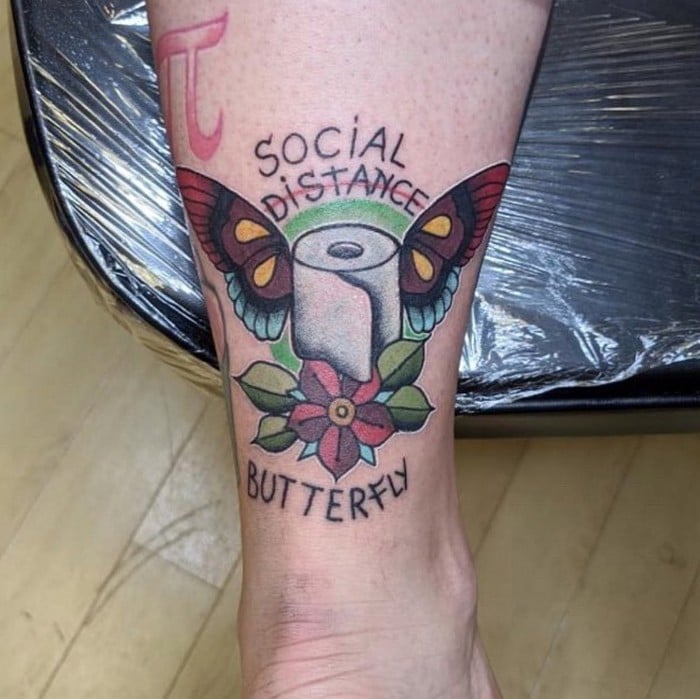 Algumas pessoas estão fazendo tatuagens inspiradas no covid-19 (21 fotos) 7