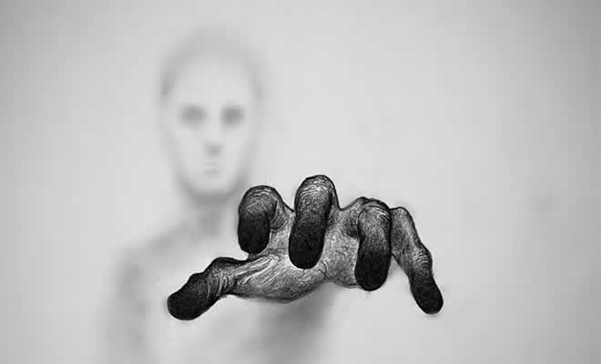 Artista cria desenhos assombrosos que parecem ter vindo do além (28 fotos)