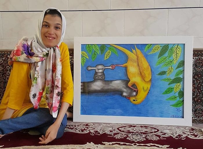 35 retratos incríveis desta artista iraniana com deficiência que usa apenas o Pé 19