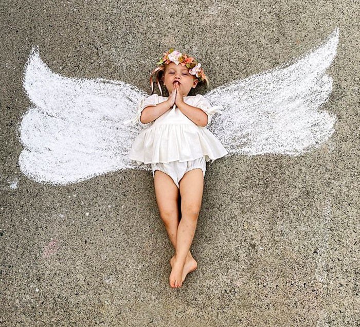 Mãe cria belos desenhos de giz em sua garagem, para criar aventuras durante a quarentena (30 fotos) 5