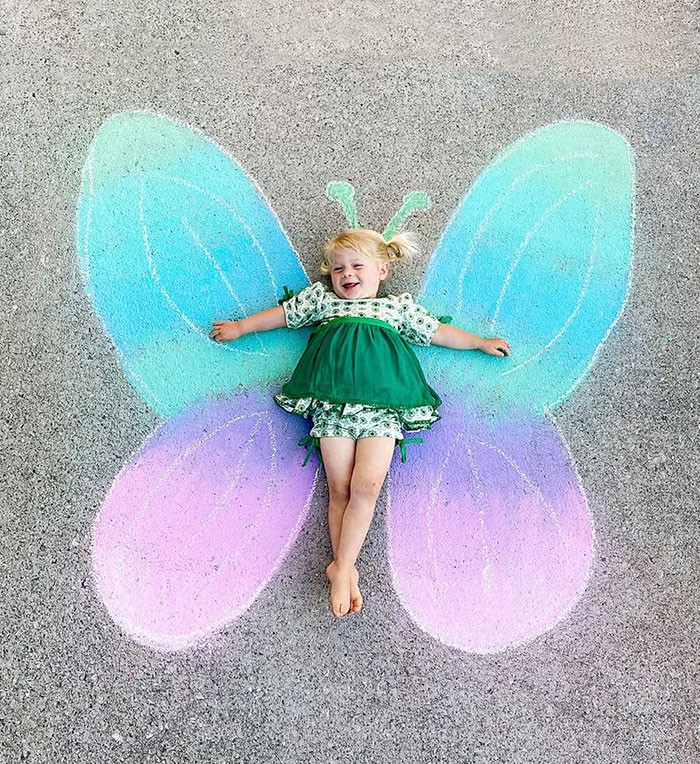 Mãe cria belos desenhos de giz em sua garagem, para criar aventuras durante a quarentena (30 fotos) 23