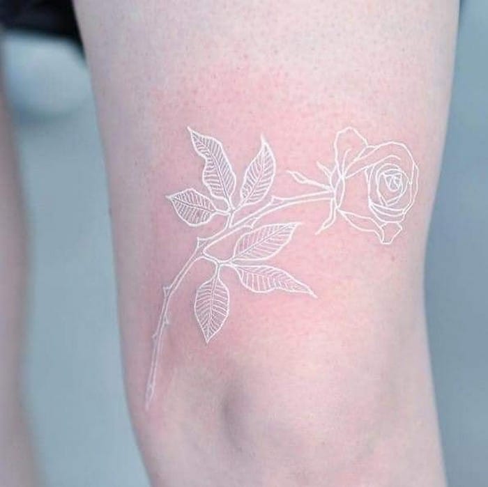24 tatuagens que provam que o branco é o novo preto 7