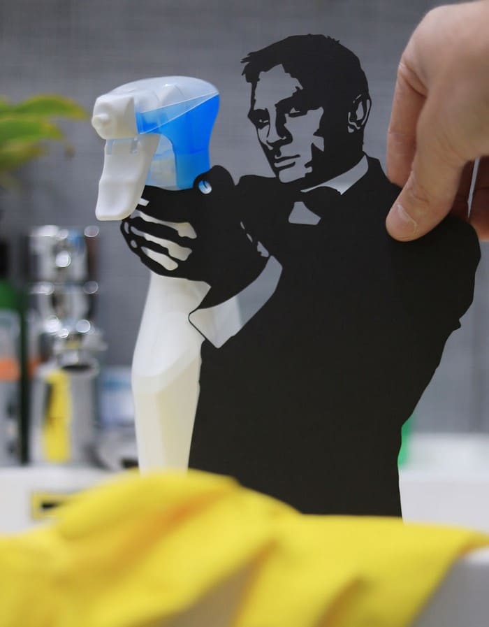 Usando objetos do cotidiano para criar recortes inspirados em filmes em casa (11 fotos) 6