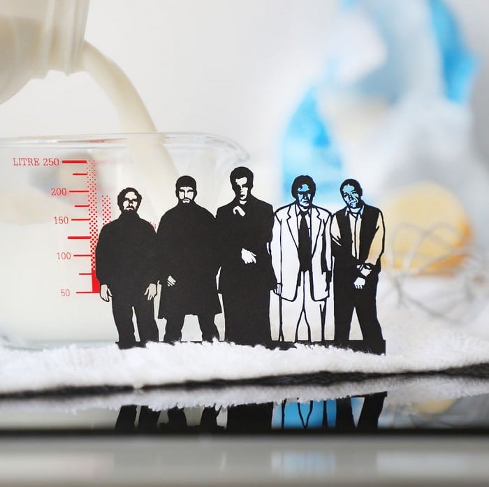 Usando objetos do cotidiano para criar recortes inspirados em filmes em casa (11 fotos) 11