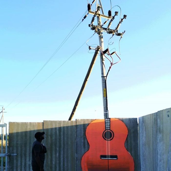 Artista sul-africano pinta grafites incríveis que interagem com o ambiente (32 fotos) 31