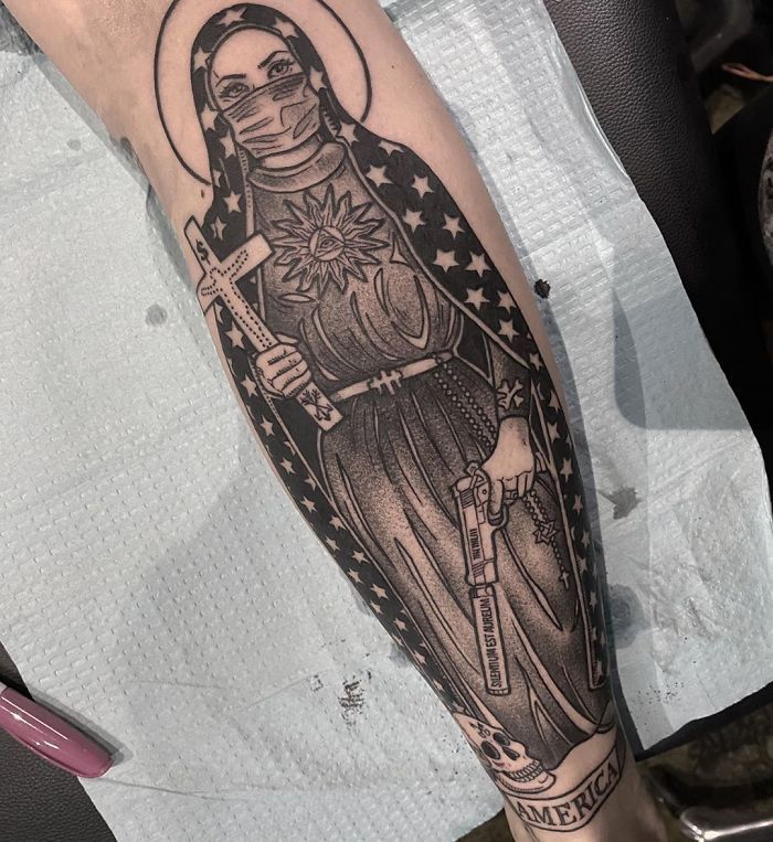 As pessoas estão fazendo tatuagens Covid-19 e aqui estão 40 das melhores 13