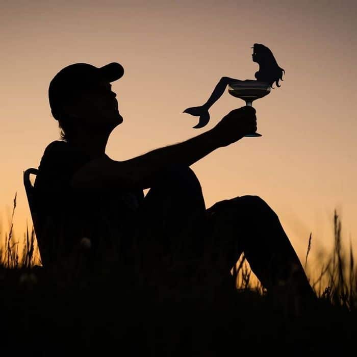 Este artista recorta papelão para criar obras mágicas ao pôr do sol 4