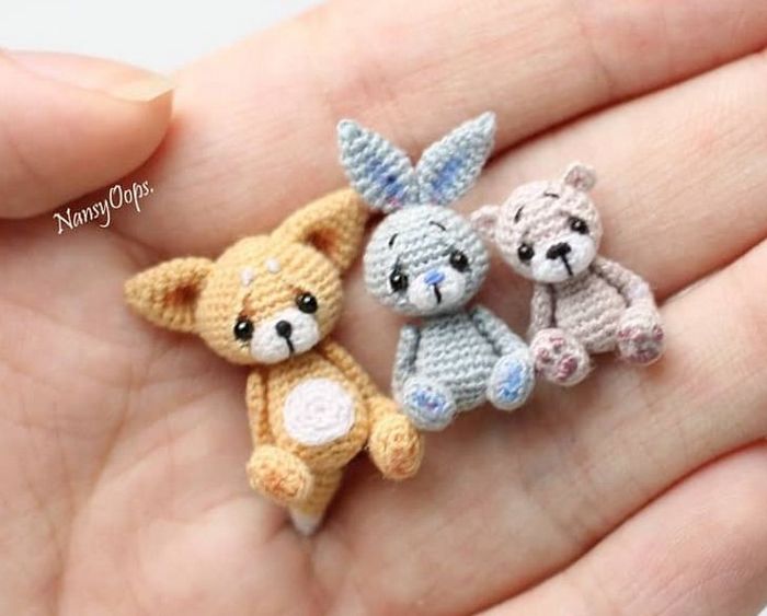 Este artista russa cria pequenos bichinhos de pelúcia de crochê que você pode levar a qualquer lugar (20 fotos) 17