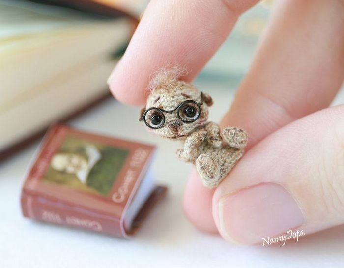 Este artista russa cria pequenos bichinhos de pelúcia de crochê que você pode levar a qualquer lugar (20 fotos) 18