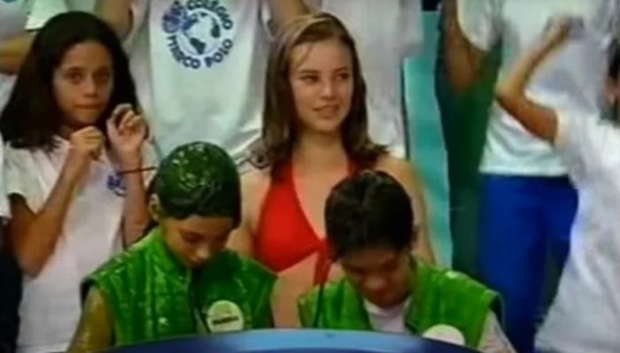 10 famosas que começaram como assistentes de palco 8