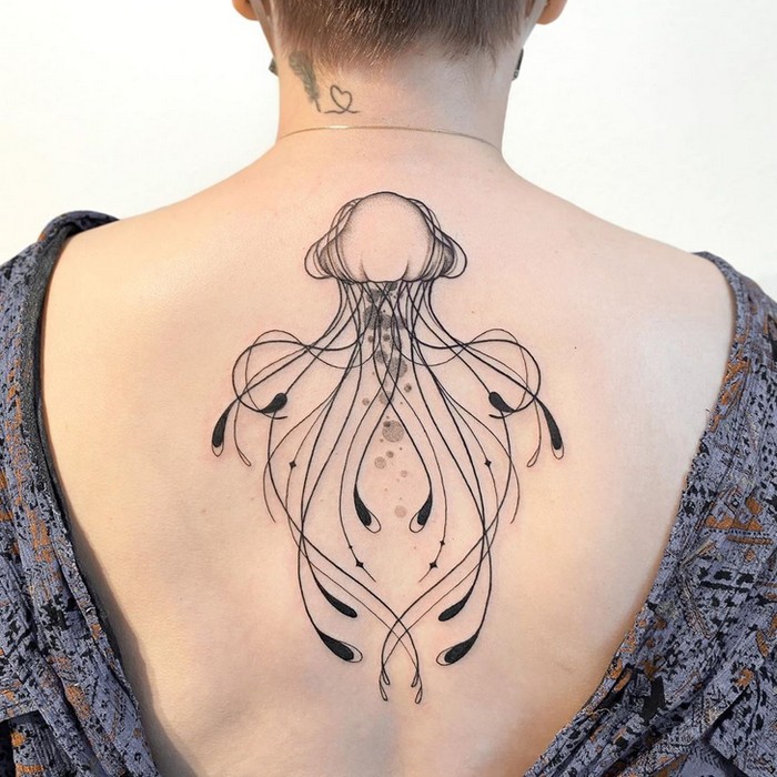 24 tatuagens minimalistas que são o equilíbrio ideal entre ousado e elegante 7