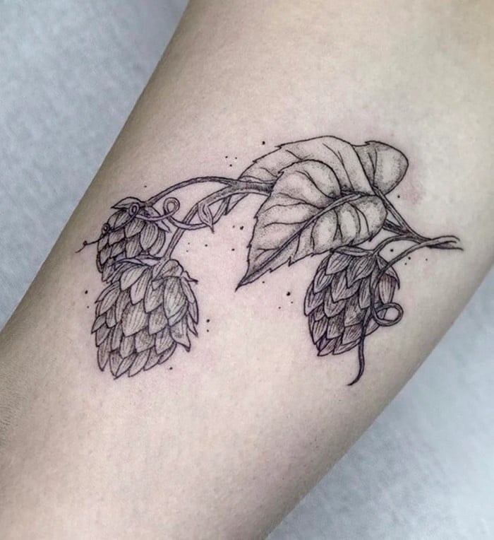 24 tatuagens minimalistas que são o equilíbrio ideal entre ousado e elegante 8