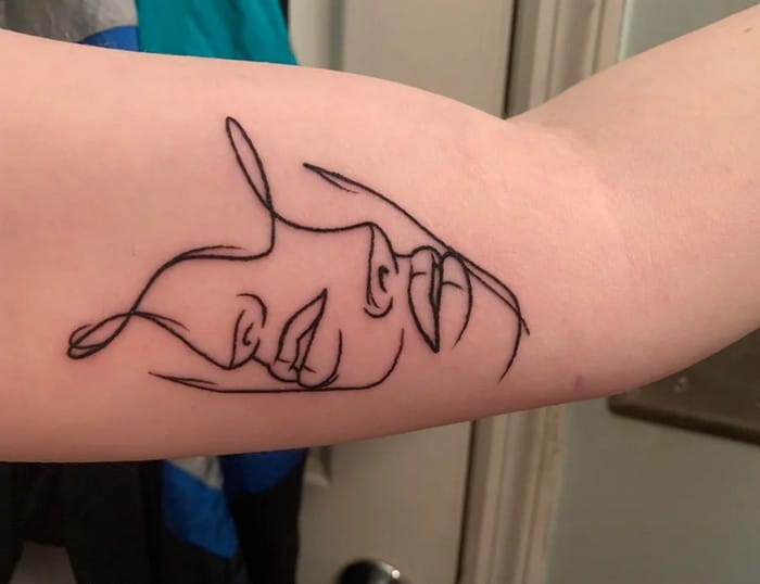 24 tatuagens minimalistas que são o equilíbrio ideal entre ousado e elegante 12