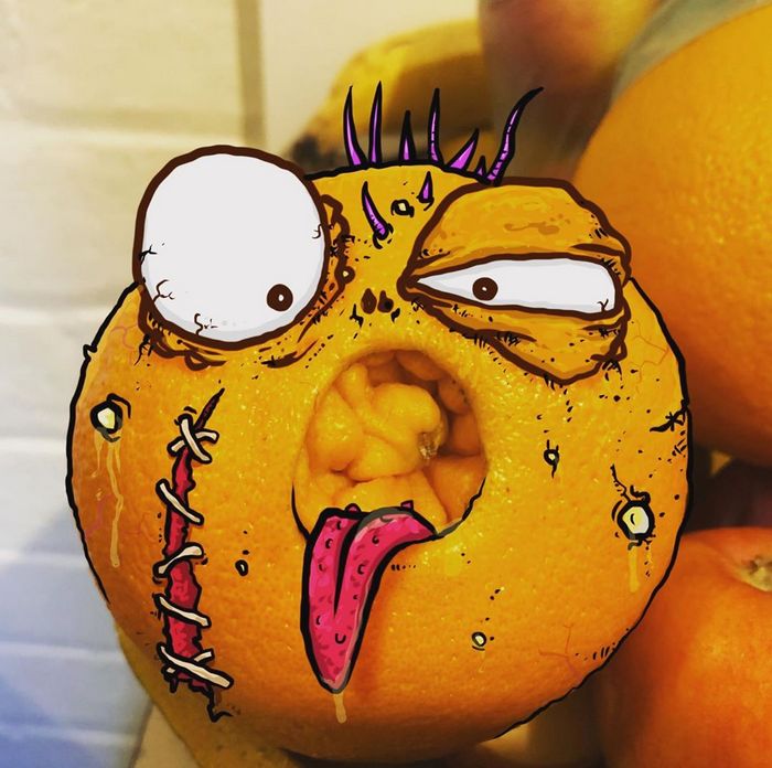 Um ilustrador adiciona monstros engraçados pela cidade 31