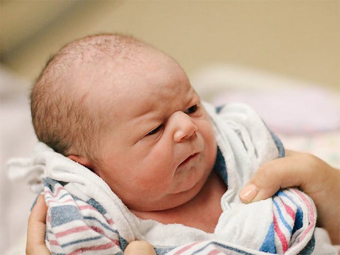 35 bebês que parecem homens de meia-idade 16