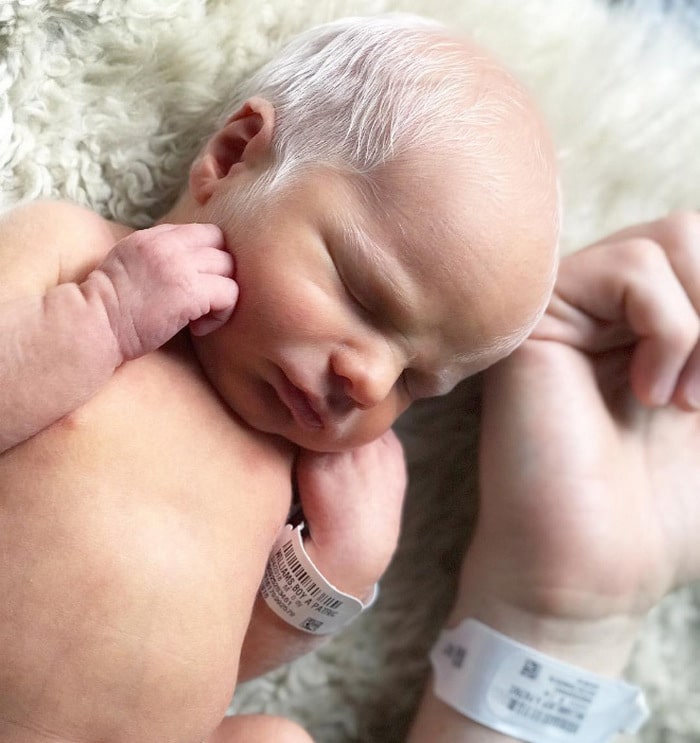 35 bebês que parecem homens de meia-idade 28