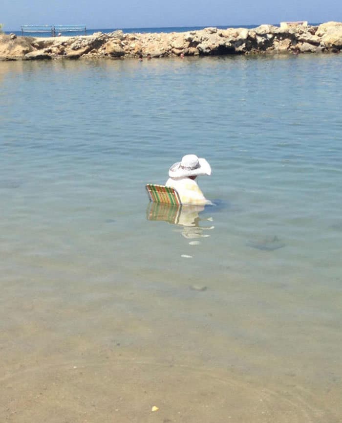 Esta conta do Instagram está compartilhando fotos de família estranhas 1