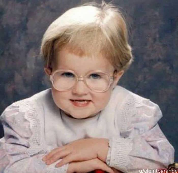 Esta conta do Instagram está compartilhando fotos de família estranhas 24