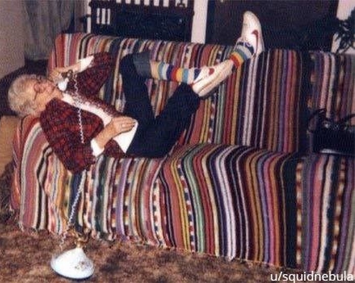 Esta conta do Instagram está compartilhando fotos de família estranhas 26